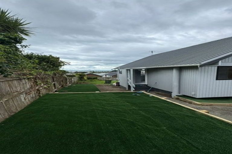 Photo of property in 37b Wade River Road, Stanmore Bay, Whangaparaoa, 0932