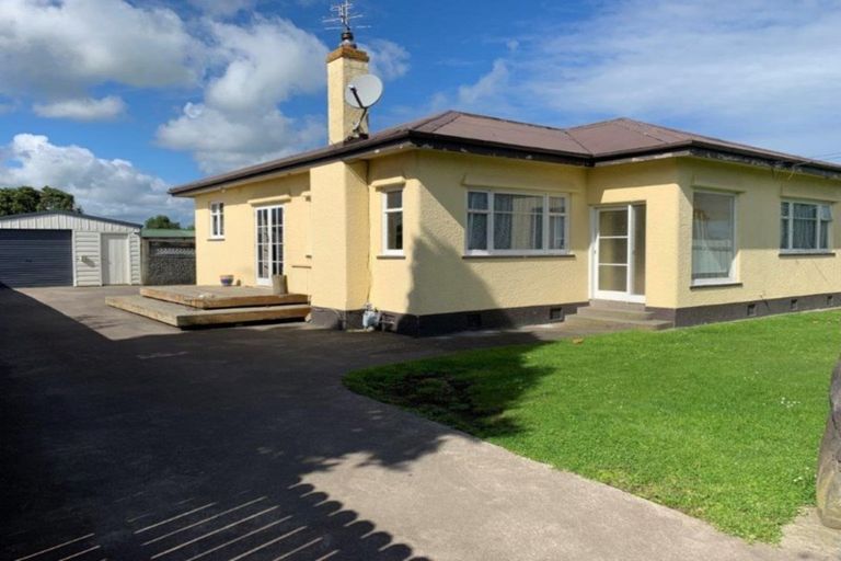 Photo of property in 2 Collins Street, Hawera, 4610