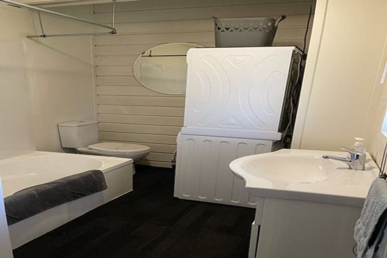 Photo of property in 49 Howard Road, Orere Point, Papakura, 2585