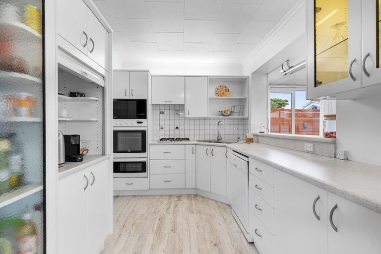 Photo of property in 75 Appleby Crescent, Burnside, Christchurch, 8053