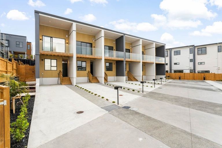 Photo of property in 7 Arura Place, Massey, Auckland, 0614