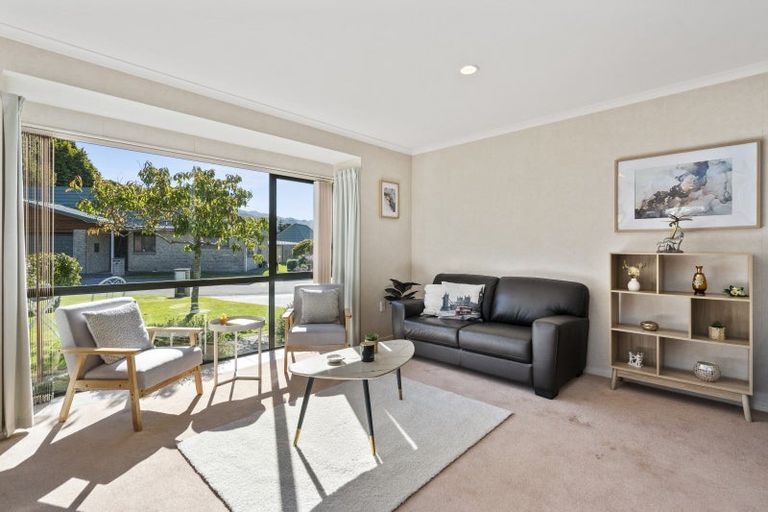 Photo of property in Redwood Village, 26/42 Main Road, Tawa, Wellington, 5028