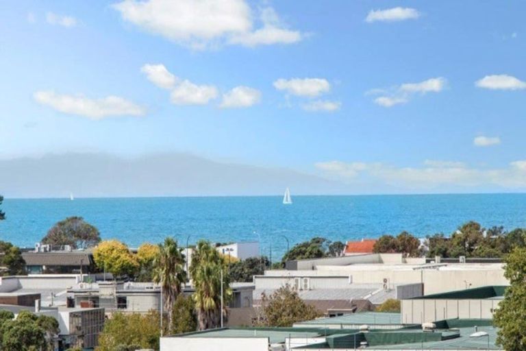 Photo of property in Wilk Heights, 15/8 Wilk Lane, Browns Bay, Auckland, 0630