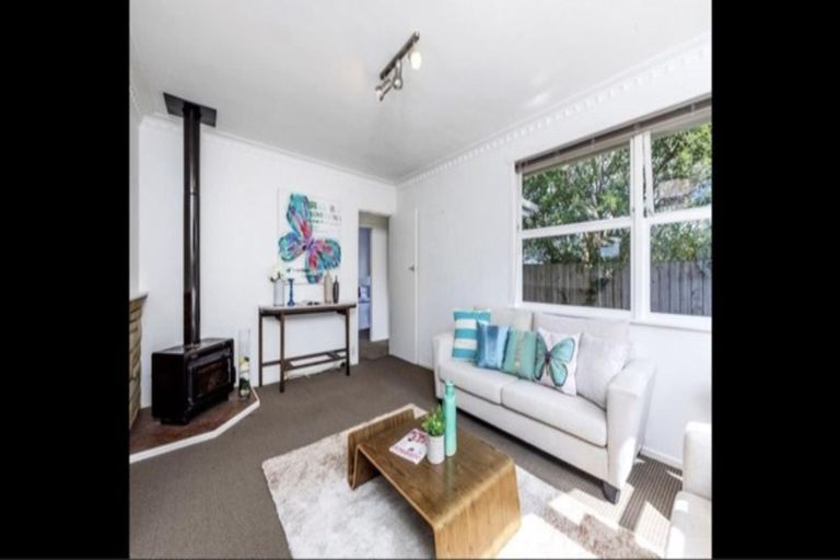 Photo of property in 14 Sunhaven Avenue, Glenfield, Auckland, 0629