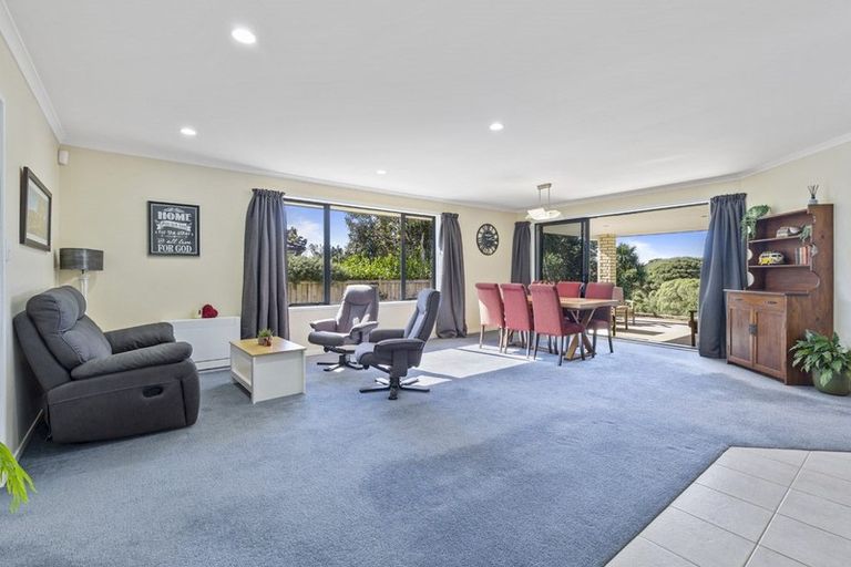 Photo of property in 68 Lough Bourne Drive, Pukekohe, 2120