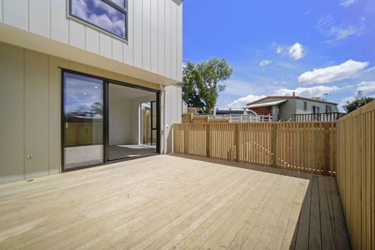 Photo of property in 8/17 Julian Place, Otara, Auckland, 2023