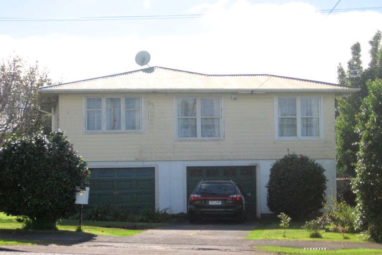 Photo of property in 59 Waimumu Road, Massey, Auckland, 0614