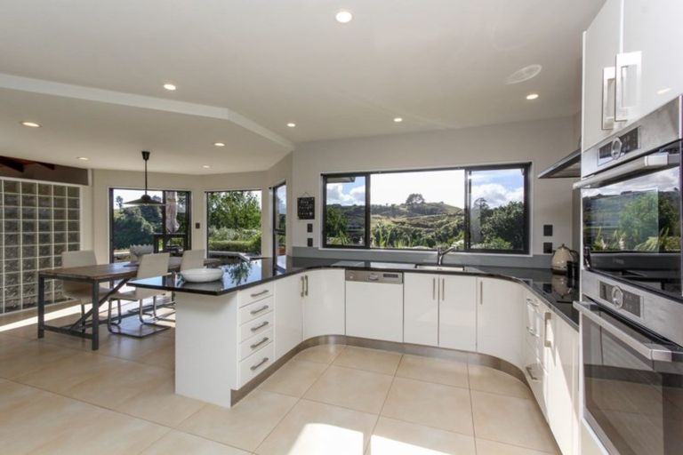 Photo of property in 371b Mangorei Road, Merrilands, New Plymouth, 4312