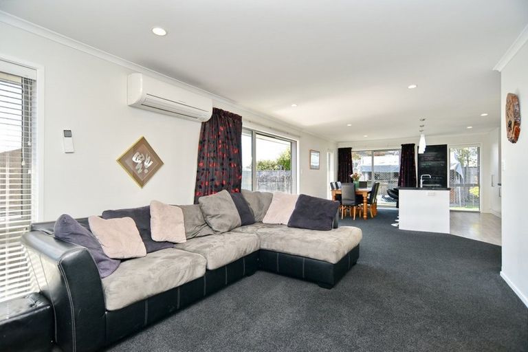 Photo of property in 34 Puhara Avenue, Parklands, Christchurch, 8083