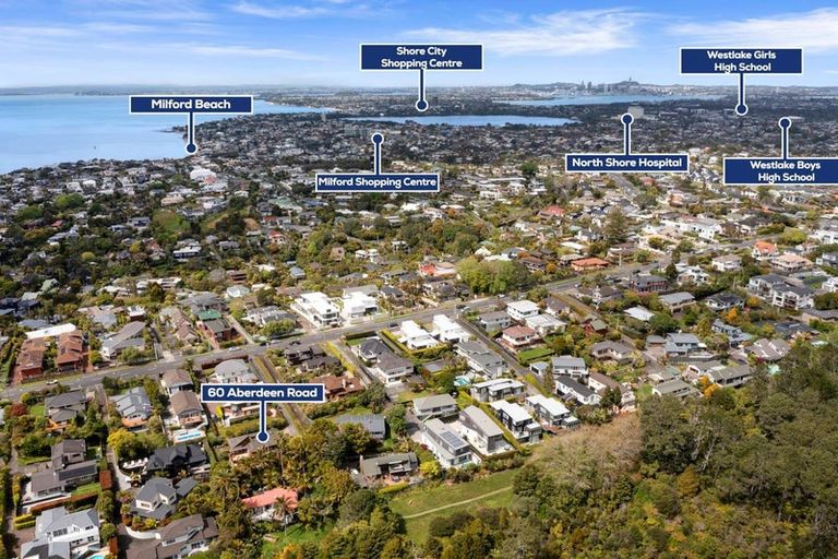 Photo of property in 2/60 Aberdeen Road, Campbells Bay, Auckland, 0620