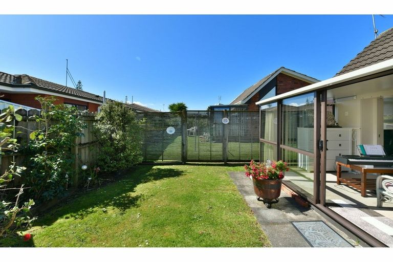 Photo of property in 10 Bellbird Place, Orewa, 0931