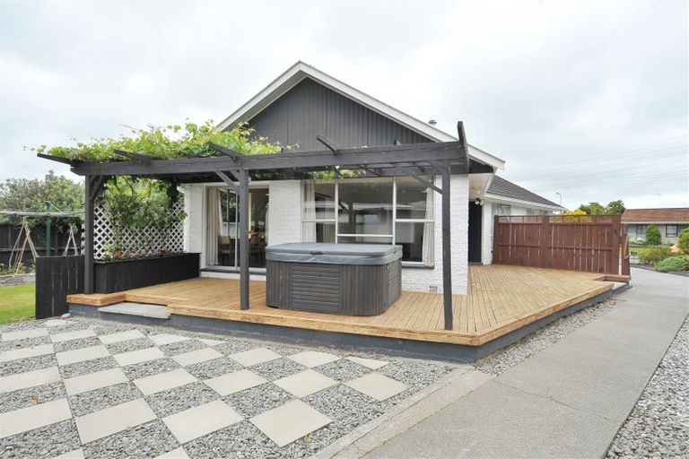 Photo of property in 4 Springmead Place, Hornby, Christchurch, 8042