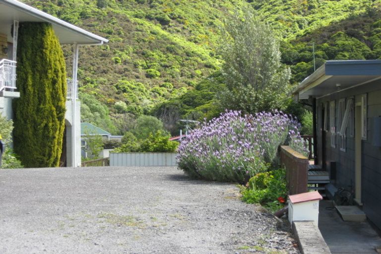 Photo of property in 5b Angle Street, Picton, 7220