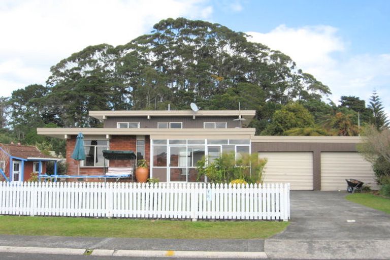 Photo of property in 64 Catherine Crescent, Whitianga, 3510