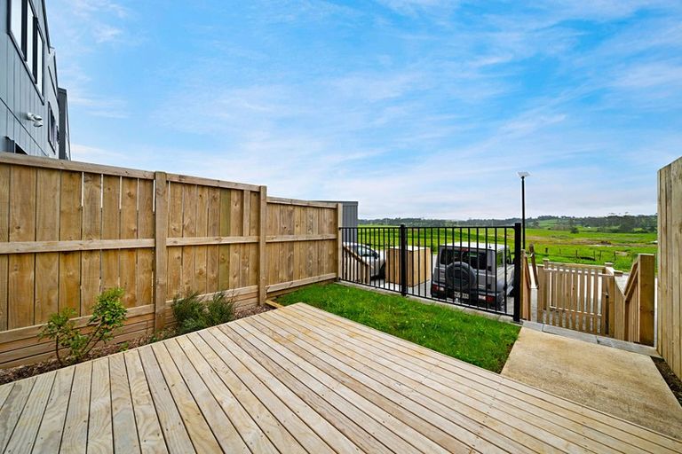 Photo of property in 90 Tarapuka Road, Westgate, Auckland, 0814