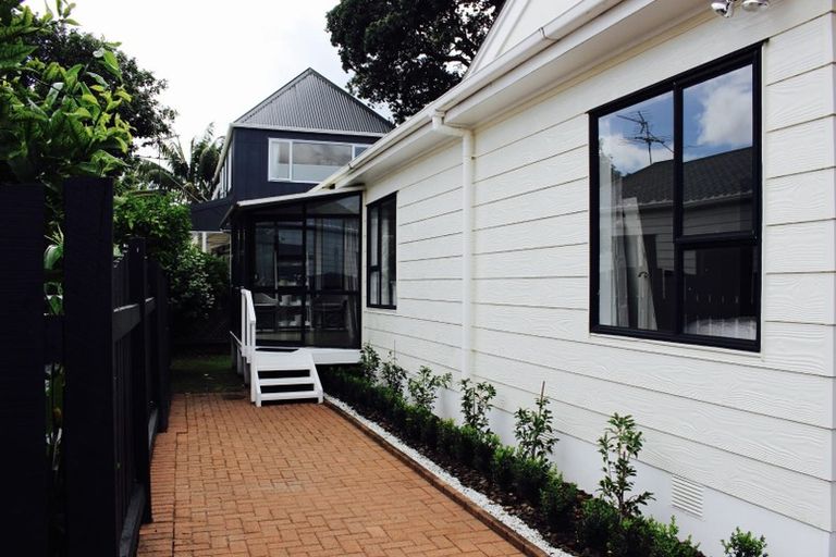 Photo of property in 8c Weiti Road, Orewa, 0931