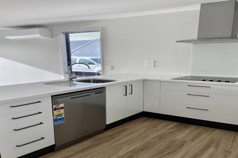 Photo of property in 7 Wheatsheaf Lane, Heathcote Valley, Christchurch, 8022