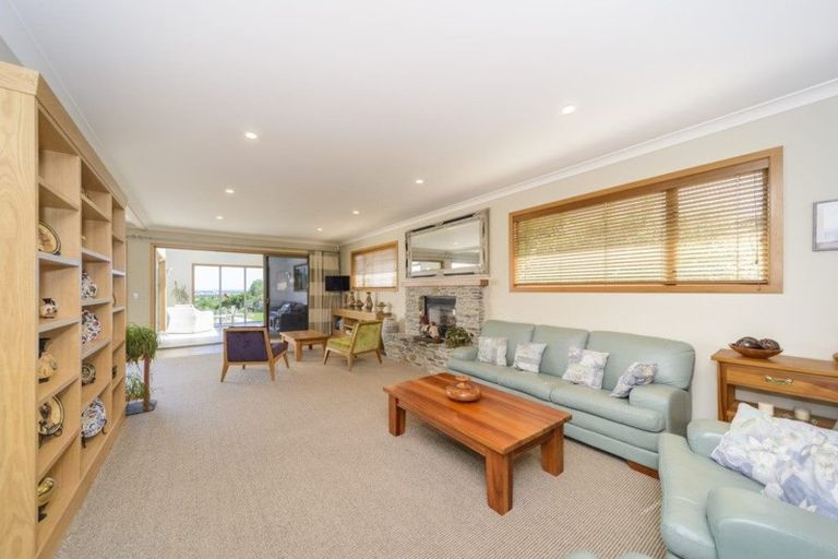 Photo of property in 27 The Strand, Fitzherbert, Palmerston North, 4410