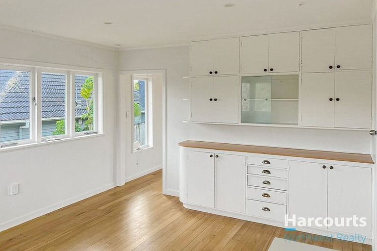 Photo of property in 11 Kamara Road, Glen Eden, Auckland, 0602