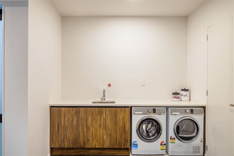 Photo of property in 10 Arran Point Parade, Orewa, 0931