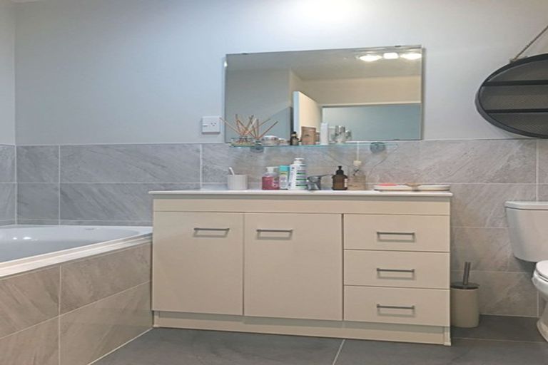 Photo of property in 9 Hakaro Way, Takanini, 2112