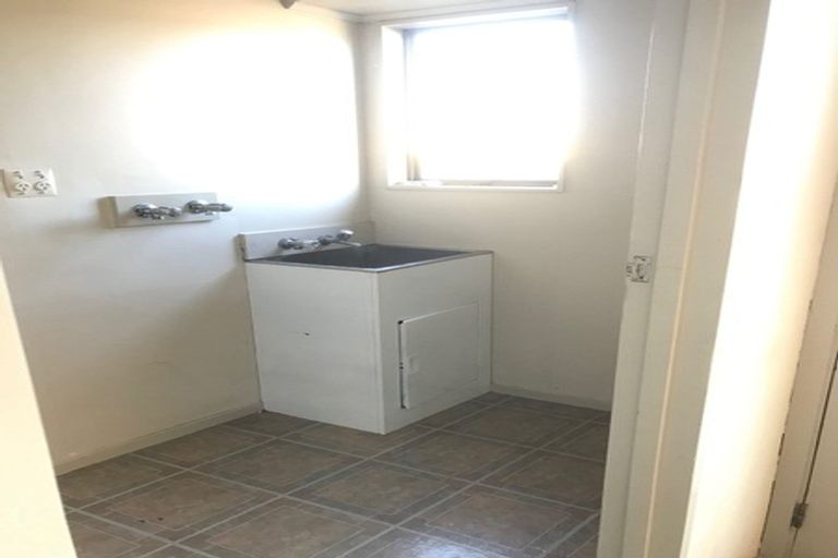 Photo of property in 9 Colonial Place, Kelvin Grove, Palmerston North, 4414