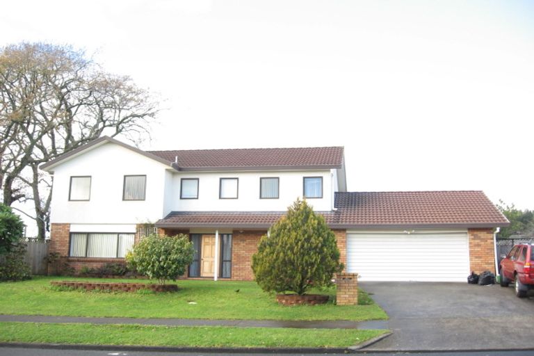 Photo of property in 17 Dennis Avenue, Hillpark, Auckland, 2102