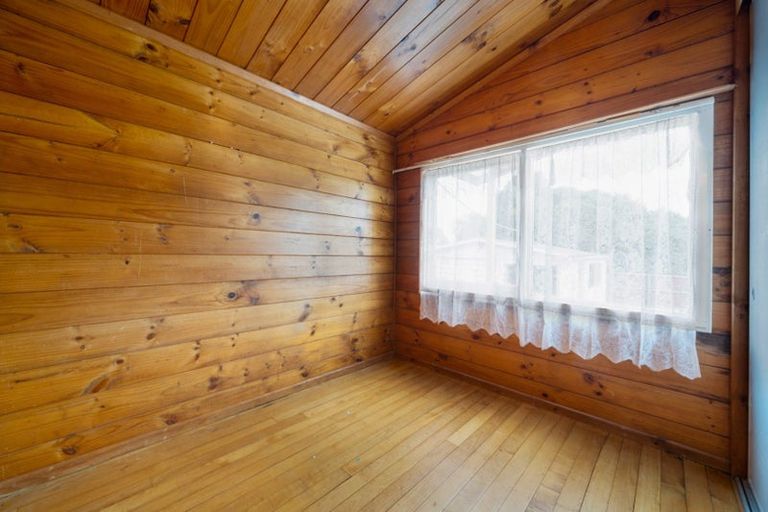 Photo of property in 6 Robert Burke Place, Henderson, Auckland, 0612