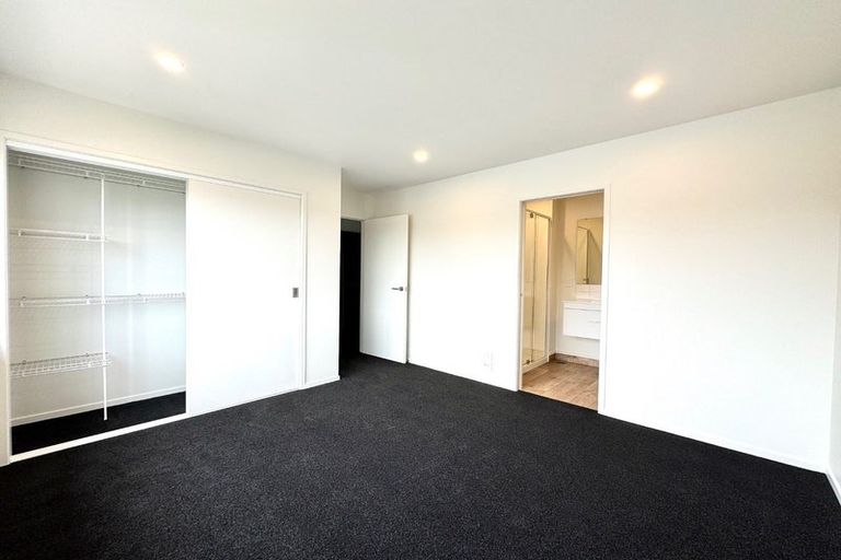 Photo of property in 22d Royton Avenue, Mangere East, Auckland, 2024