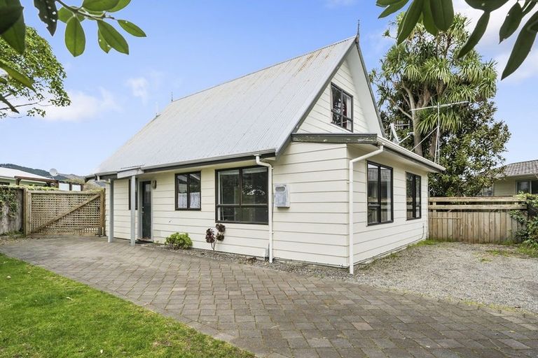 Photo of property in 13 Kanawa Street, Waikanae, 5036