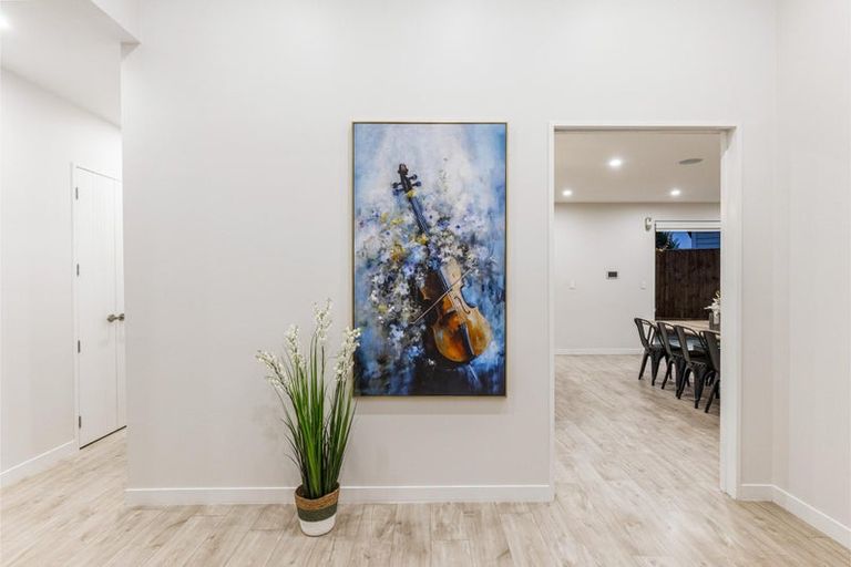 Photo of property in 8 Konoba Avenue, Kumeu, 0810