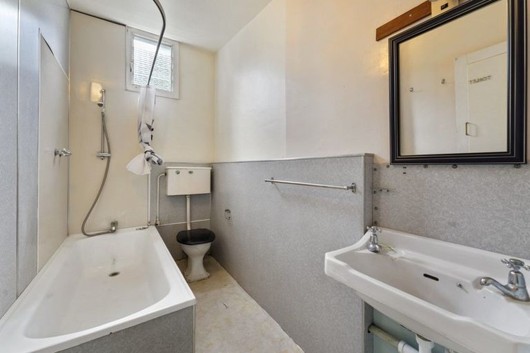 Photo of property in 18 Chaytor Street, West End, Palmerston North, 4410