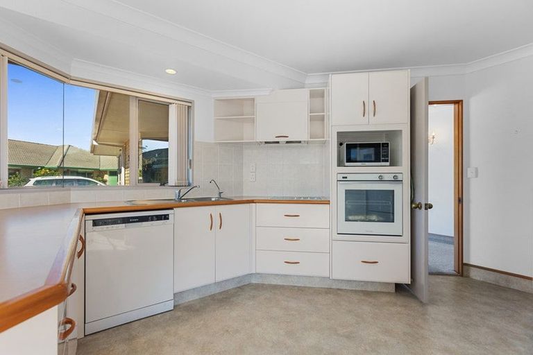 Photo of property in 24 Santa Monica Drive, Papamoa Beach, Papamoa, 3118