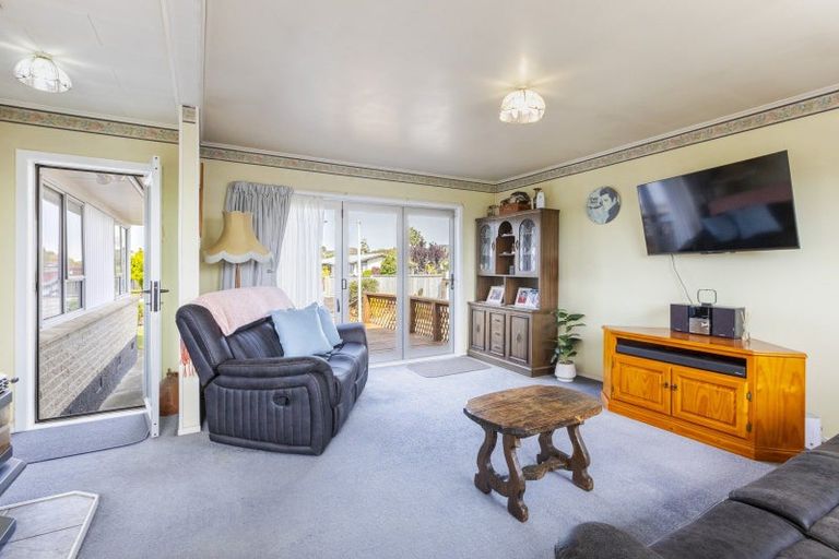 Photo of property in 12 Selkirk Street, Tamatea, Napier, 4112
