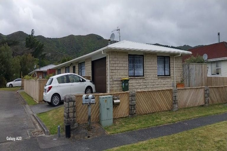 Photo of property in 340 Wellington Road, Wainuiomata, Lower Hutt, 5014