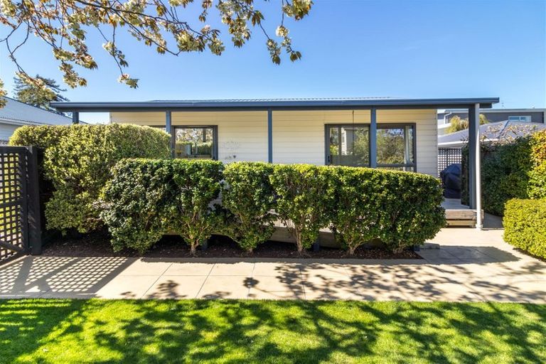 Photo of property in 54 Hamilton Avenue, Ilam, Christchurch, 8041