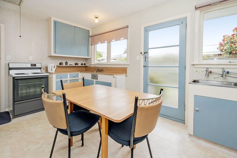 Photo of property in 2/7 Curletts Road, Sockburn, Christchurch, 8042