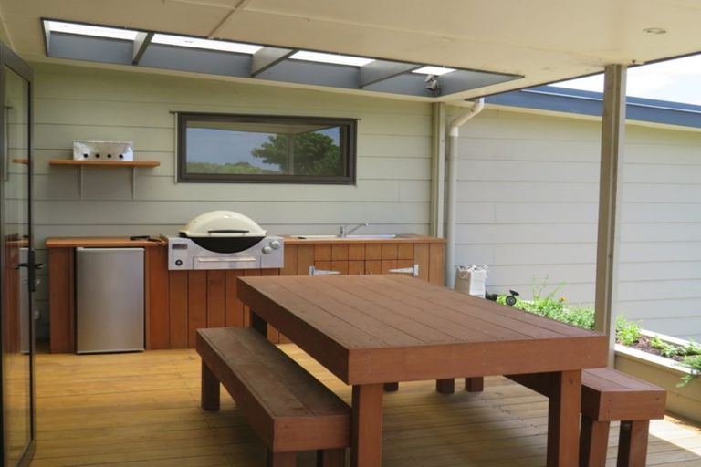 Photo of property in 582 Pahi Road, Pahi, Paparoa, 0571