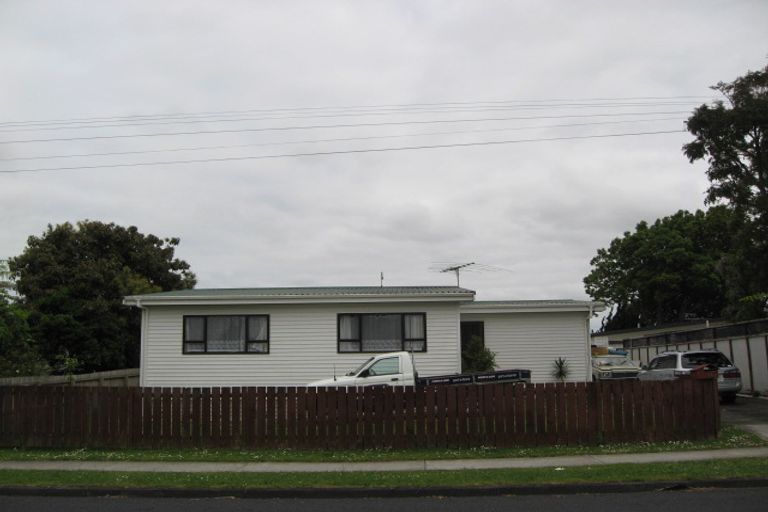 Photo of property in 11 Graham Road, Conifer Grove, Takanini, 2112