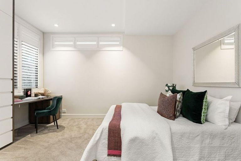 Photo of property in 118 Straven Road, Fendalton, Christchurch, 8014