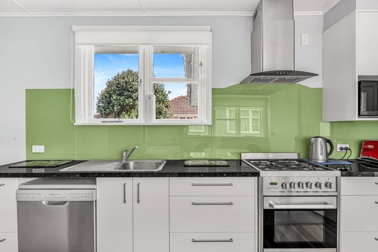 Photo of property in 24 Churchill Crescent, Te Hapara, Gisborne, 4010