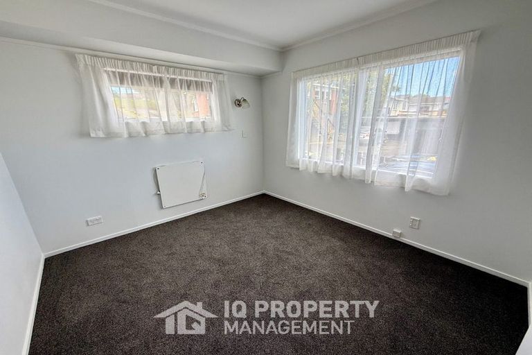 Photo of property in 1/452 Don Buck Road, Massey, Auckland, 0614
