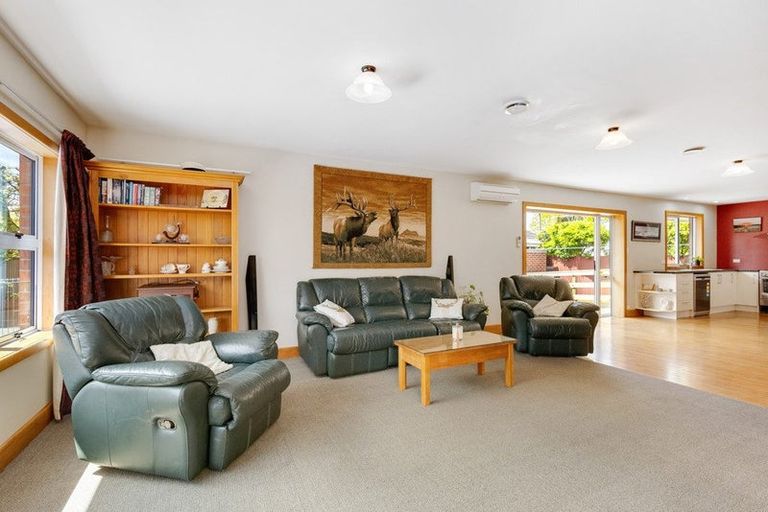 Photo of property in 28 Craven Street, Sockburn, Christchurch, 8042