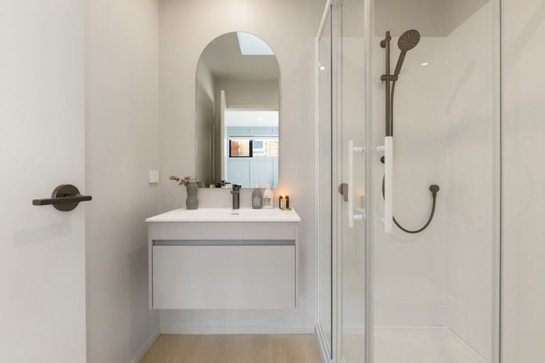 Photo of property in 247 Shakespeare Street, Leamington, Cambridge, 3432