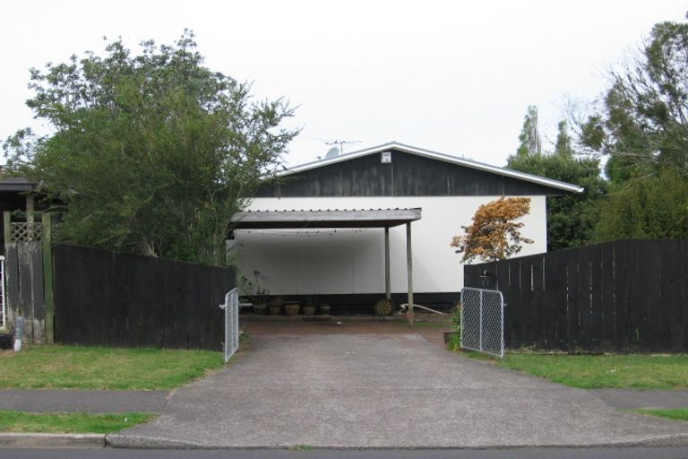 Photo of property in 21 Cyril Crescent, West Harbour, Auckland, 0618