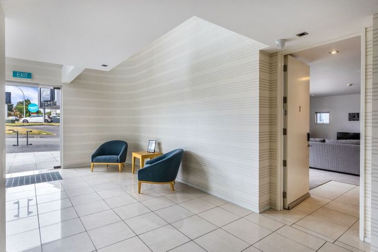 Photo of property in 7/2 Lowell Place, Waipahihi, Taupo, 3330