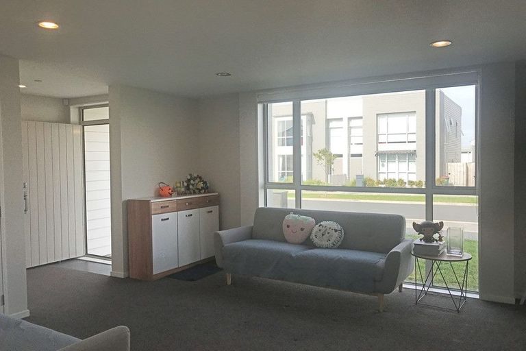 Photo of property in 9 Hakaro Way, Takanini, 2112