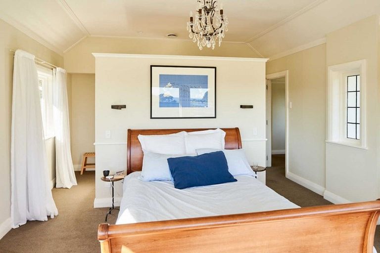 Photo of property in 3 Dillon Street, Lowry Bay, Lower Hutt, 5013