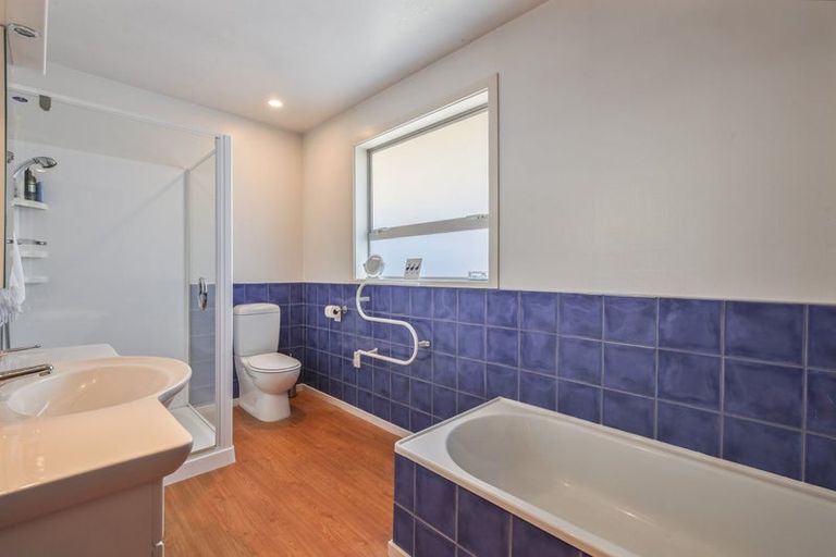 Photo of property in 3 Rachel Place, Avonhead, Christchurch, 8042