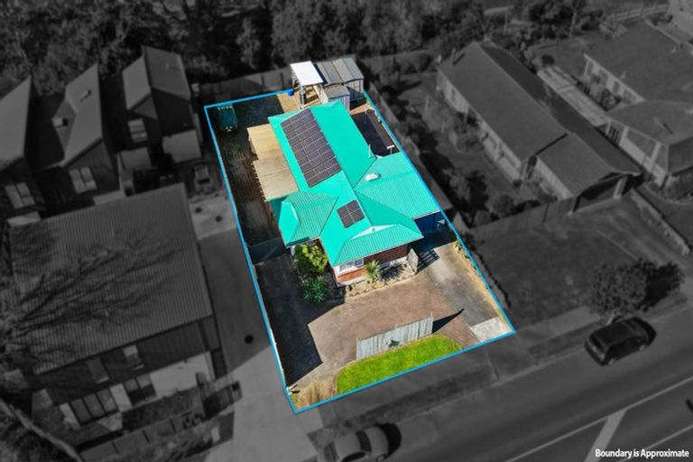 Photo of property in 40 Cascades Road, Pakuranga Heights, Auckland, 2010